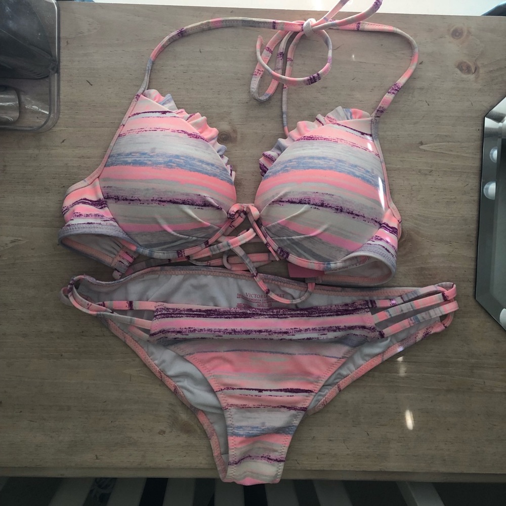 Victoria’s Secret bikini